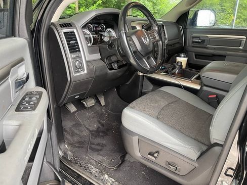 Used 2013 RAM 2500 SLT w/ Luxury Group AWD/4WD image 5
