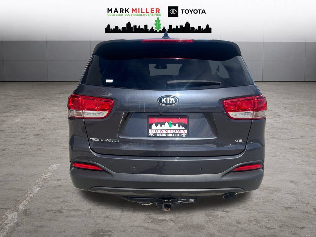 Used 2018 Kia Sorento LX w/ LX V6 Convenience Package AWD/4WD image 4