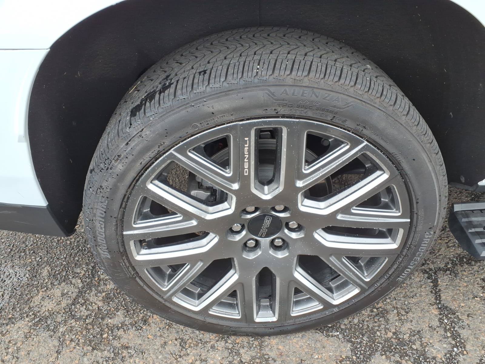 Used 2026 GMC Yukon Denali Ultimate AWD/4WD image 19