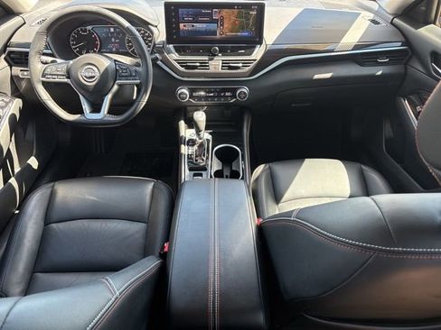 Used 2023 Nissan Altima 2.0 SR FWD image 15