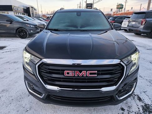 Certified 2022 GMC Terrain SLE w/ Driver Convenience Package image 2