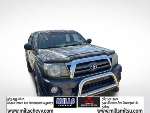 Used 2010 Toyota Tacoma 4x4 Double Cab image 2