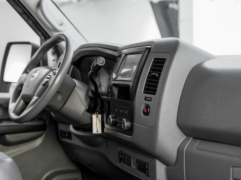 Used 2020 Nissan NV 2500 SV image 19