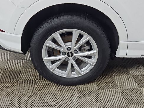 Certified 2025 Audi Q3 2.0T Premium w/ Convenience Package image 9