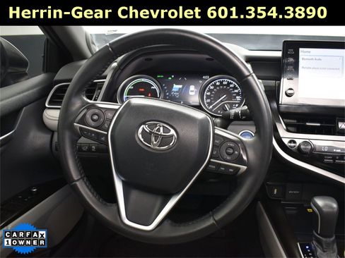 Used 2022 Toyota Camry XLE image 28