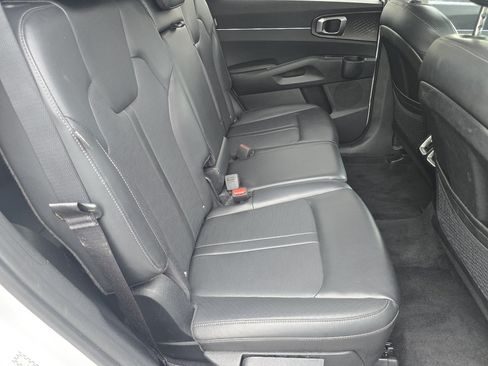 Used 2024 Kia Sorento S FWD image 26
