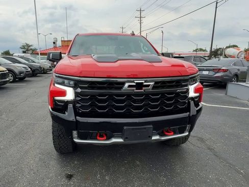 Used 2024 Chevrolet Silverado 1500 ZR2 w/ Technology Package AWD/4WD image 3