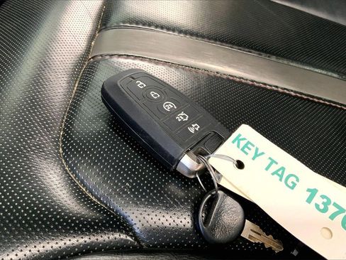 Used 2018 Ford F150 Platinum w/ Equipment Group 701A Luxury image 19