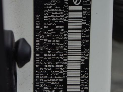 Used 2018 Toyota Corolla LE image 16