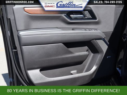 New 2026 GMC Yukon Denali w/ Denali Reserve Package AWD/4WD image 10