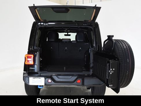 Used 2023 Jeep Wrangler Unlimited Sahara w/ Cold Weather Group AWD/4WD image 9