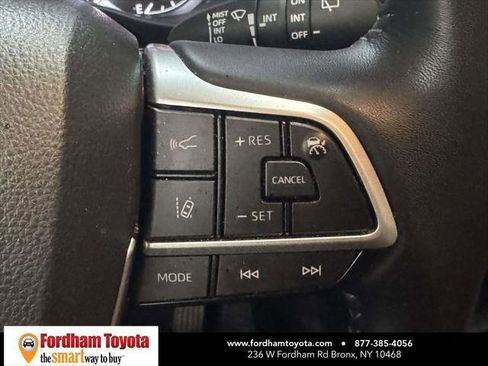 Certified 2025 Toyota Highlander XLE image 22