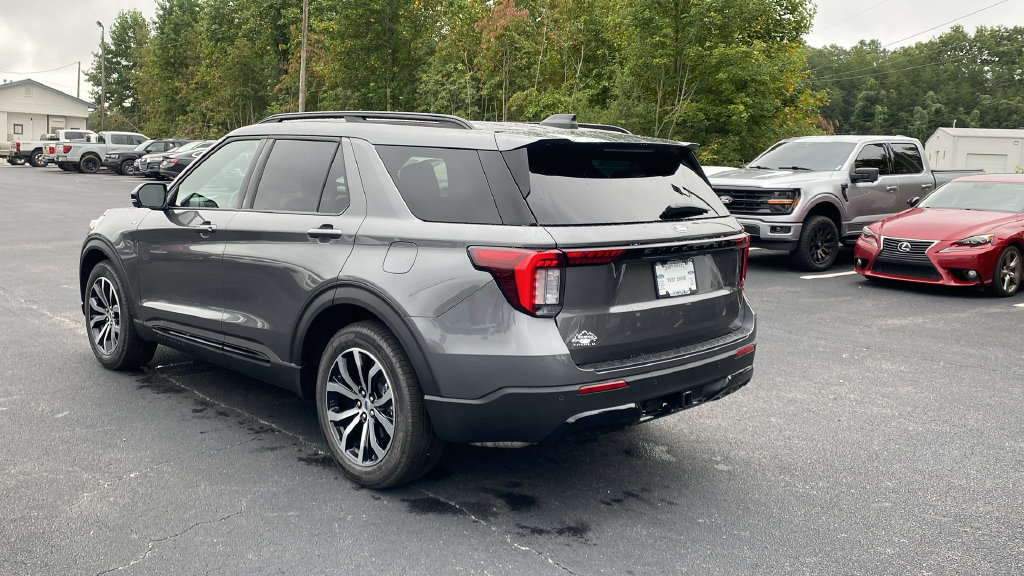 New 2027 Ford Explorer ST-Line w/ Premium Package RWD image 7