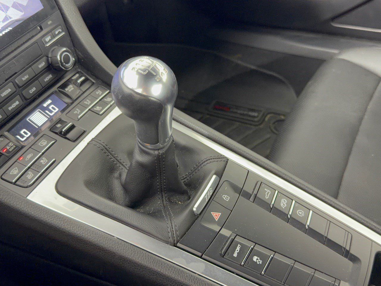 Certified 2021 Porsche 718 Cayman S RWD image 21