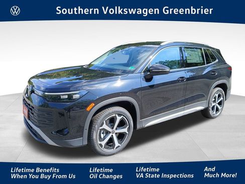 New 2025 Volkswagen Tiguan SE image 1