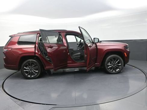 New 2026 Jeep Grand Cherokee L Limited AWD/4WD image 35