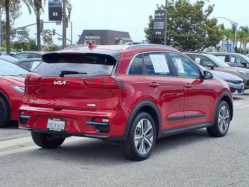 Certified 2022 Kia Niro EX FWD image 5