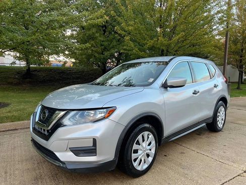 Used 2020 Nissan Rogue S image 3
