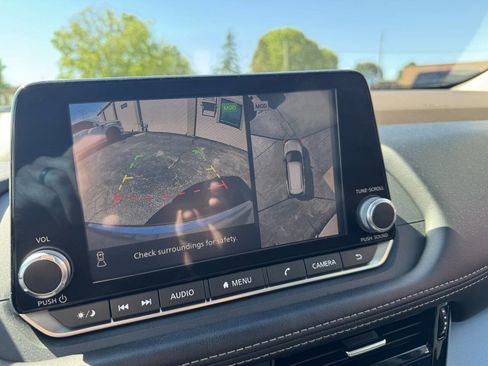 Used 2021 Nissan Rogue SV AWD/4WD image 13