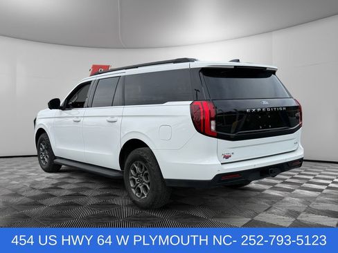 Used 2025 Ford Expedition Max Active AWD/4WD image 3