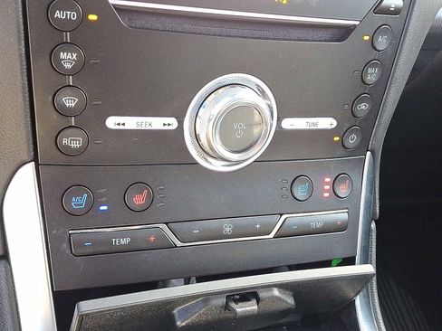 Used 2019 Ford Edge Titanium w/ Equipment Group 301A image 17