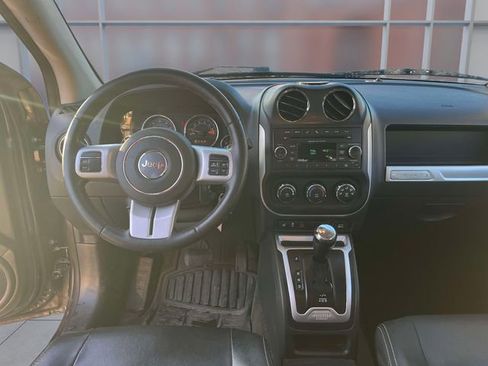 Used 2017 Jeep Compass Latitude image 14