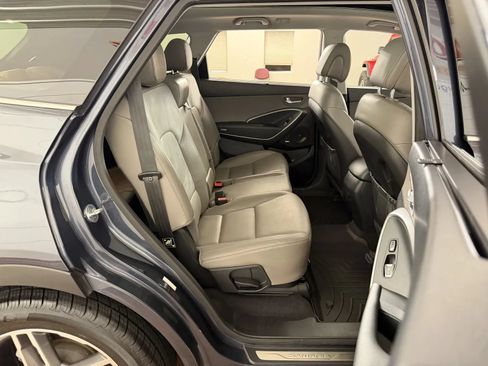 Used 2017 Hyundai Santa Fe AWD image 37