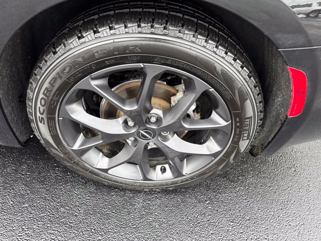 Used 2022 Chrysler Pacifica Limited w/ Uconnect Theater Family Group FWD image 11