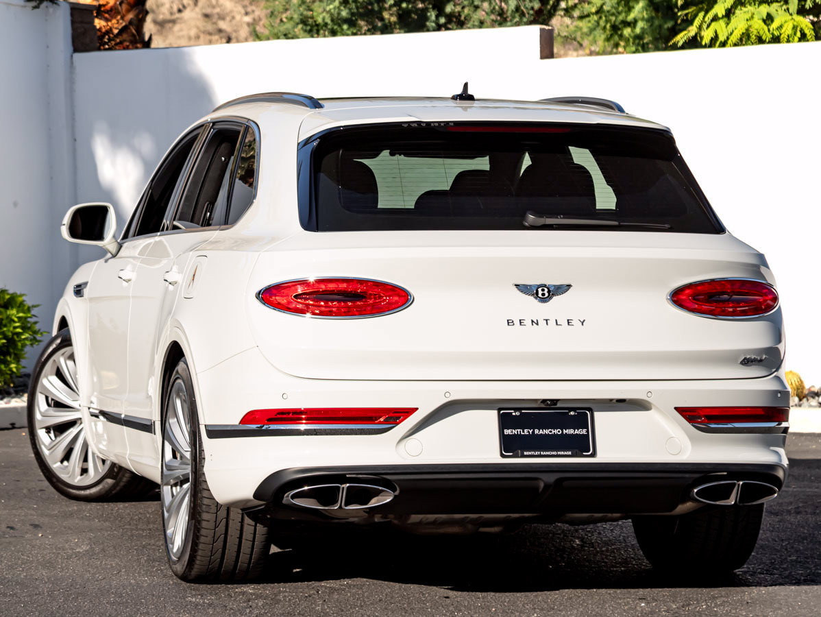 Used 2023 Bentley Bentayga Plug-In Hybrid AWD/4WD image 3