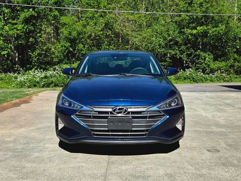 Used 2020 Hyundai Elantra SEL image 2