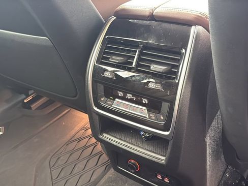 Used 2025 BMW X7 xDrive40i AWD/4WD image 16