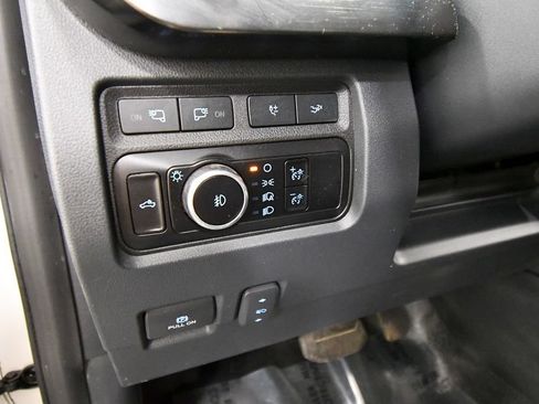 Used 2023 Ford F250 Lariat w/ Lariat Ultimate Package AWD/4WD image 19