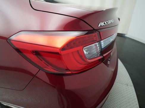 Certified 2018 Honda Accord EX-L image 32