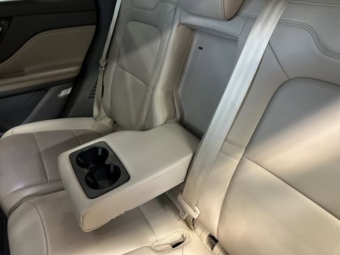 Used 2021 Lincoln Corsair AWD image 22