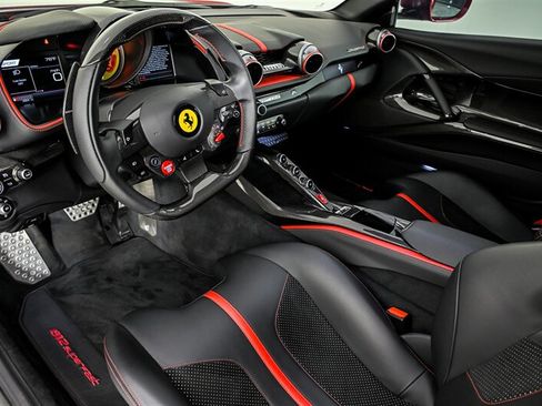 Used 2020 Ferrari 812 Superfast RWD image 27