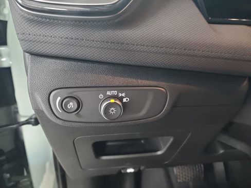 Used 2025 Chevrolet TrailBlazer LT w/ Convenience Package image 25