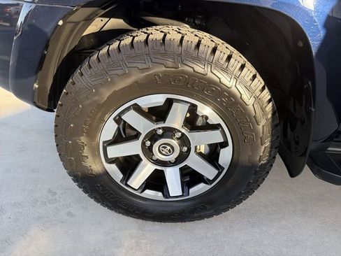 Certified 2023 Toyota 4Runner TRD Off-Road Premium w/ Moonroof Package AWD/4WD image 32