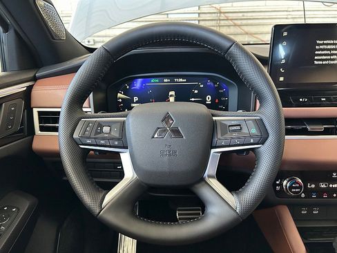 New 2025 Mitsubishi Outlander SEL image 19