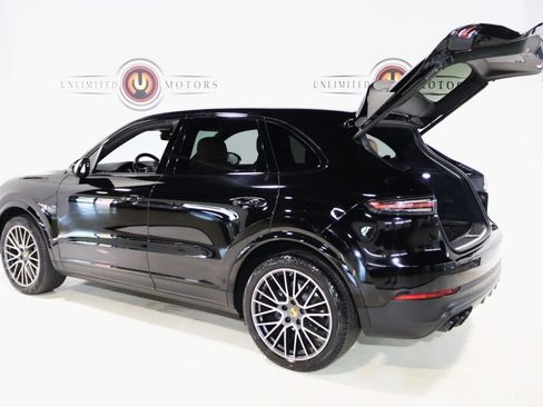Used 2022 Porsche Cayenne Platinum Edition AWD/4WD image 32