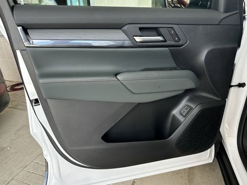New 2026 GMC Terrain AT4 w/ Technology Package II AWD/4WD image 11