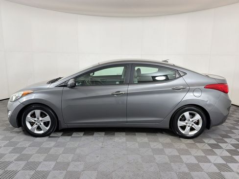 Used 2013 Hyundai Elantra GLS w/ Preferred Pkg FWD image 2
