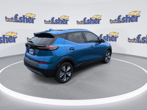 Certified 2022 Chevrolet Bolt EUV LT w/ Convenience Package FWD image 8