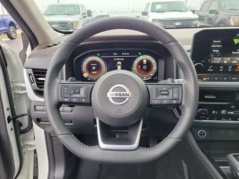 Used 2021 Nissan Rogue Platinum image 22