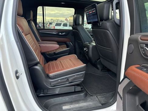 Used 2023 GMC Yukon XL Denali Ultimate image 13