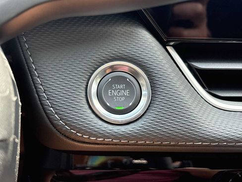 New 2026 Chevrolet Equinox LT AWD/4WD image 17