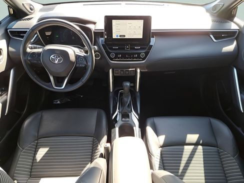 Used 2023 Toyota Corolla Cross XSE w/ Convenience Package image 11