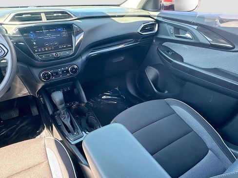 Used 2023 Chevrolet TrailBlazer LT w/ Convenience Package FWD image 22