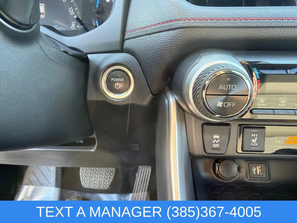 Used 2025 Toyota RAV4 SE AWD/4WD image 30