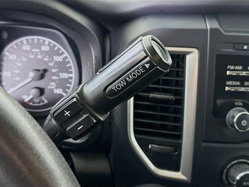 Used 2017 Nissan Titan S image 7