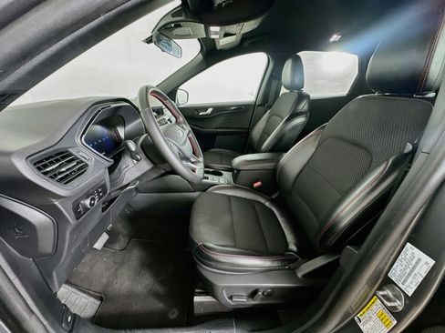 Used 2025 Ford Escape ST-Line Select AWD/4WD image 13